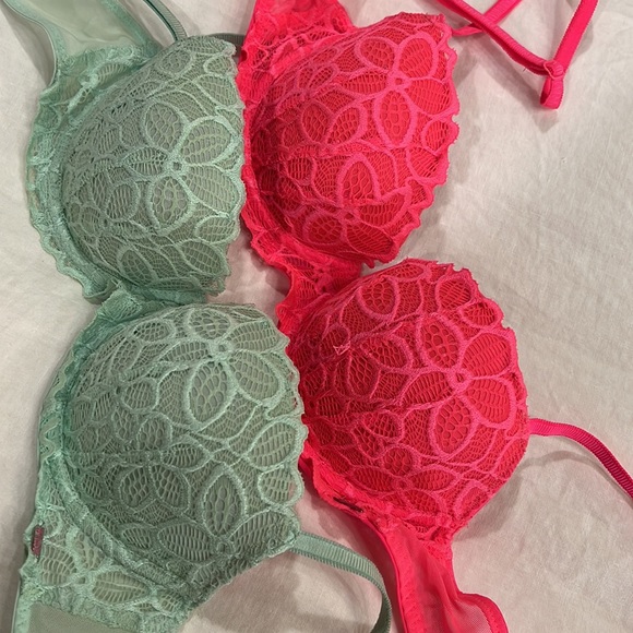 2 Victoria Secret Pink bras size 34B - Picture 4 of 4